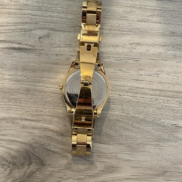 Gold Michael Kors watch EUC with box - Picture 4 of 7